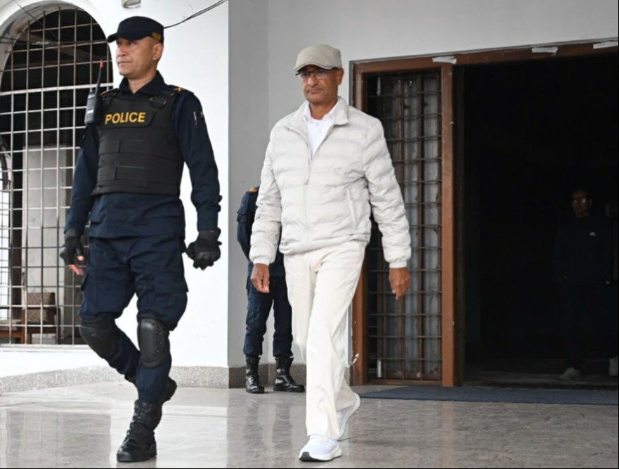 पूर्वगृहमन्त्री लेखकलाई काठमाडौं जिल्ला अदालत उपस्थित गराइयो